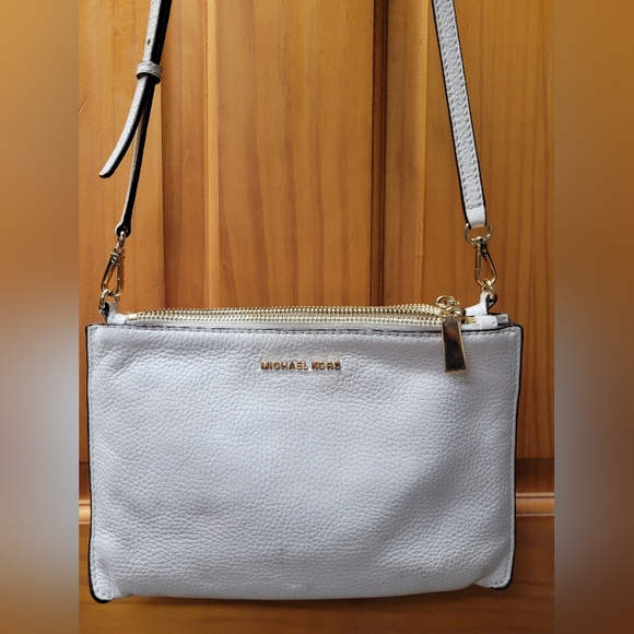 Michael kors Bag with matching wristlet - Picture 4 of 12